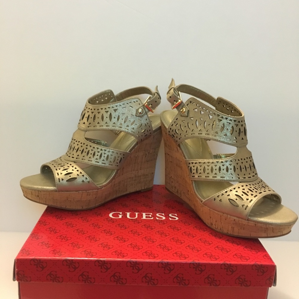 New Guess Sandals Size 9 1/2